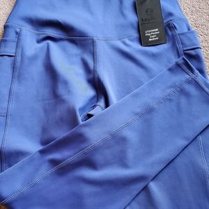 LegEnd Women's Workout Capri size M NWT